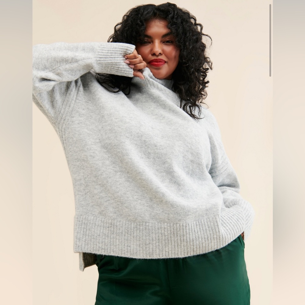 Flat White Ribbed Turtleneck Sweater Size 1X